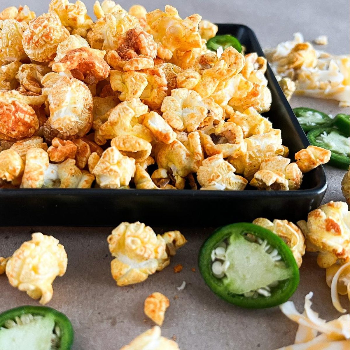 Cheesy popcorn with fresh jalapeรฑo